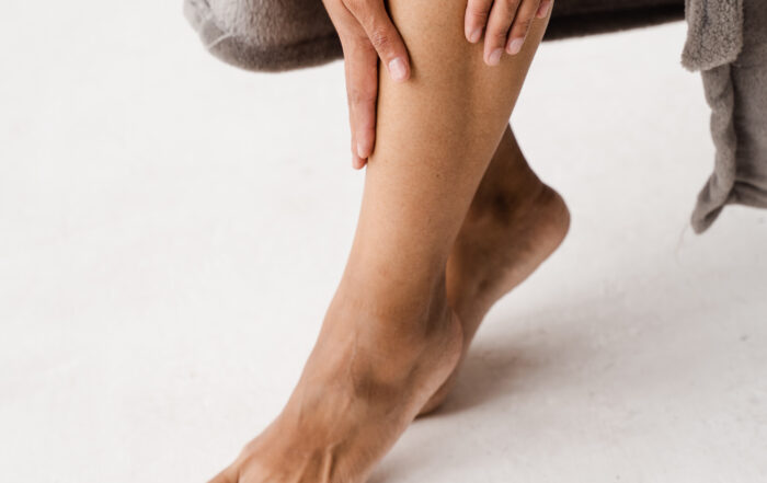 piernas-cansadas-calor-bodymassage-jose-sanz-san-sebastian-reyes-scaled